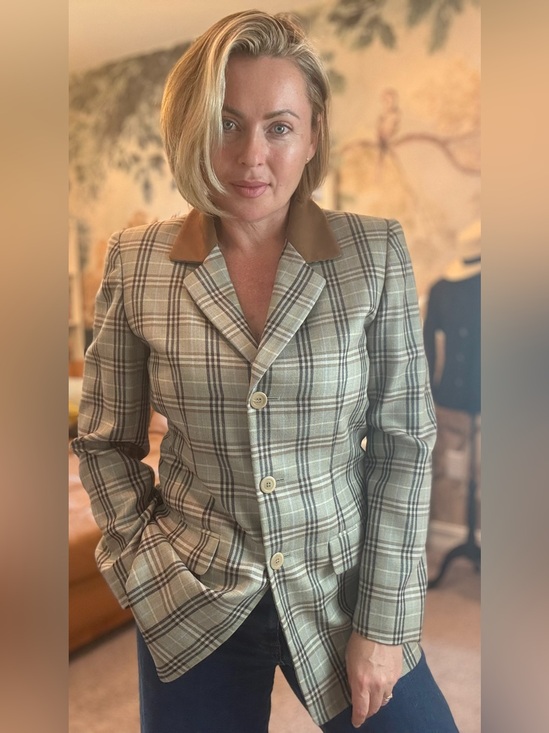 Liz Claiborne Jackets & Blazers - Liz Claiborne Plaid Blazer with Brown Contrast Collar
